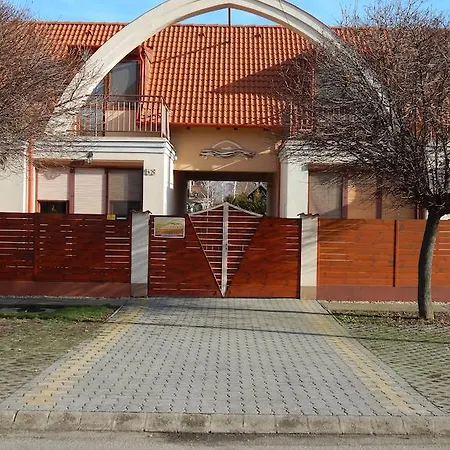 Holiday Wellness Apartman *