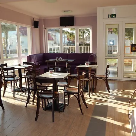 Holiday Wellness Apartman Apartment Hajduszoboszlo