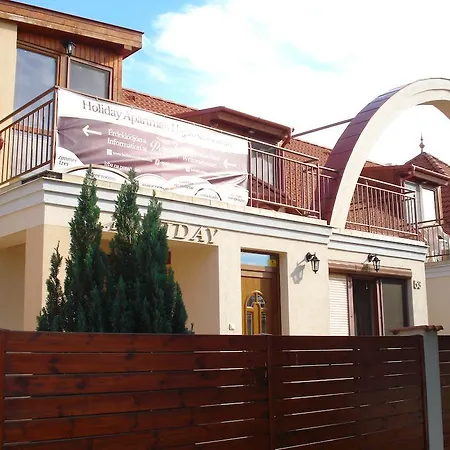 Holiday Wellness Apartman Apartment